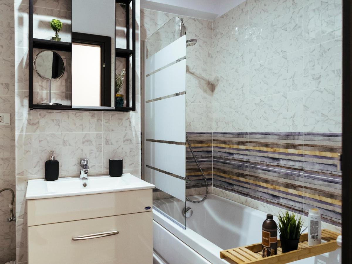 Cozy Special Pallady Apartament With Garden & Courtyard Boekarest Buitenkant foto