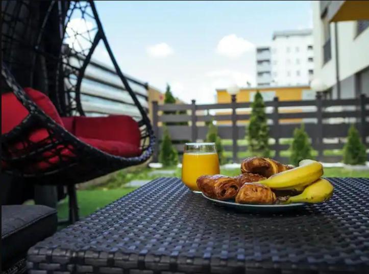 Cozy Special Pallady Apartament With Garden & Courtyard Boekarest Buitenkant foto